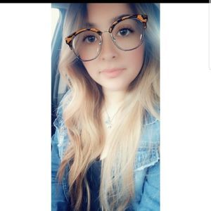 Meet your Posher, Dalila